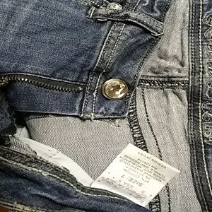 Grace in LA Rhinestone Distressed Capris Size 7